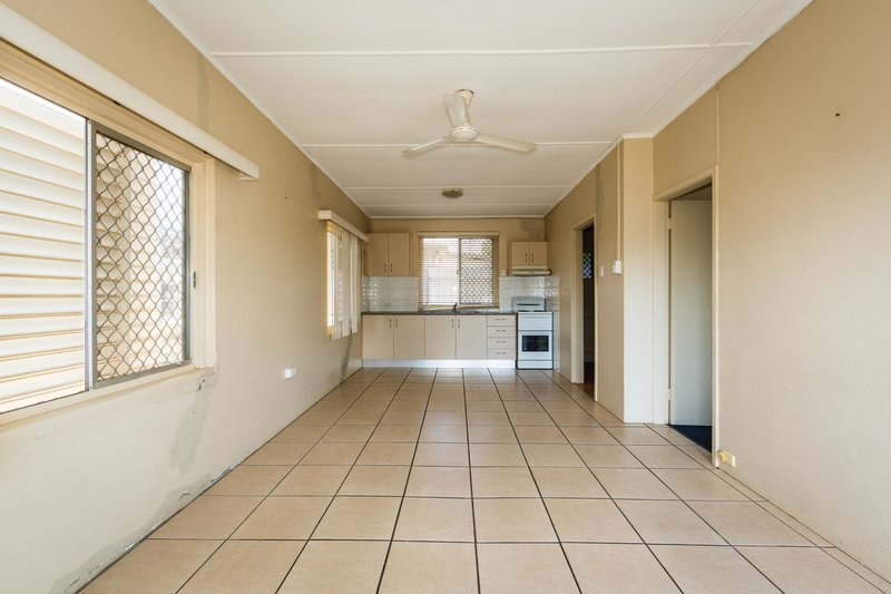 Photo - 1/135 Simpson Street, Mount Isa QLD 4825 - Image 5