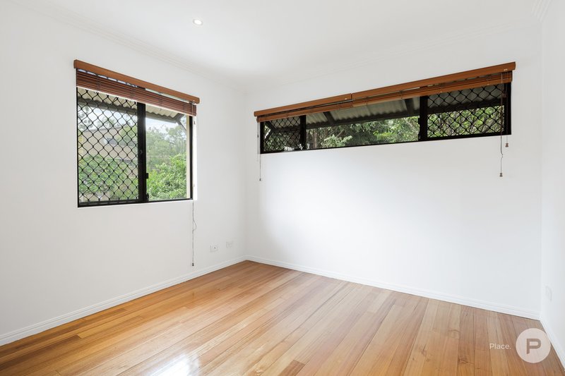 Photo - 1/136 Central Avenue, Indooroopilly QLD 4068 - Image 9