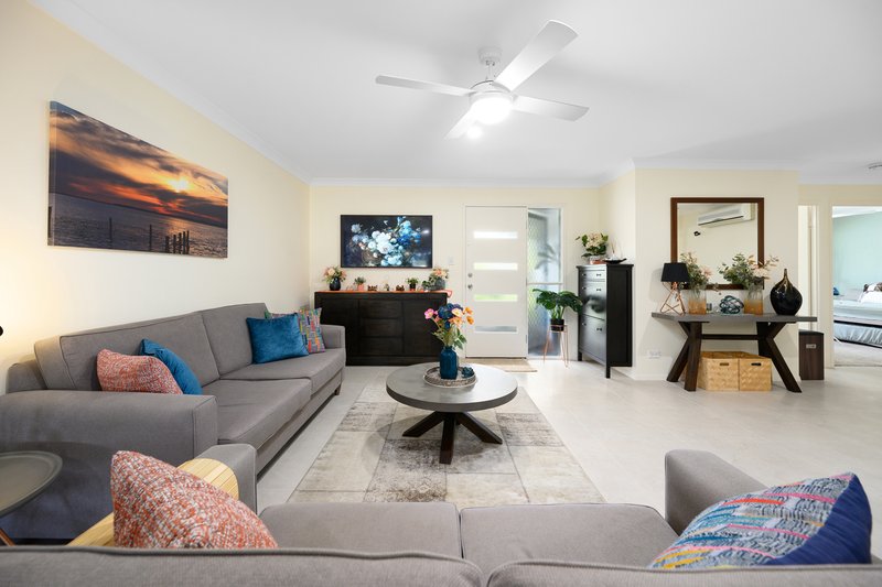 Photo - 1/136 Pacific Pines Boulevard, Pacific Pines QLD 4211 - Image 5