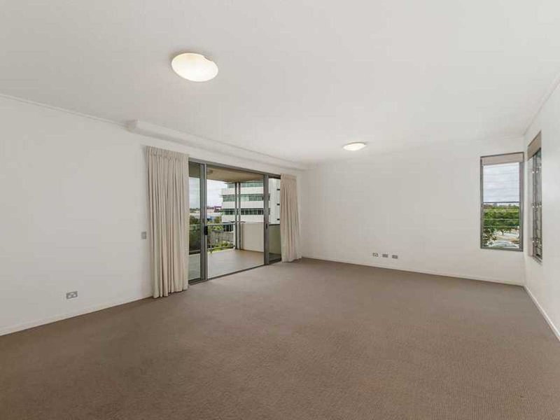 Photo - 113/60 Riverwalk Avenue, Robina QLD 4226 - Image 7