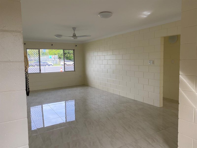 Photo - 1/137-139 Mccormack Street, Manunda QLD 4870 - Image 2