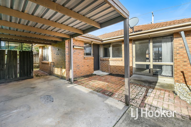 Photo - 1/137 Fordholm Road, Hampton Park VIC 3976 - Image 11