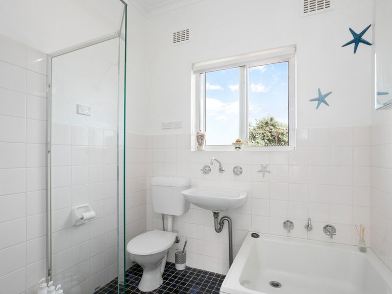 Photo - 11/37 Seabeach Avenue, Mona Vale NSW 2103 - Image 4