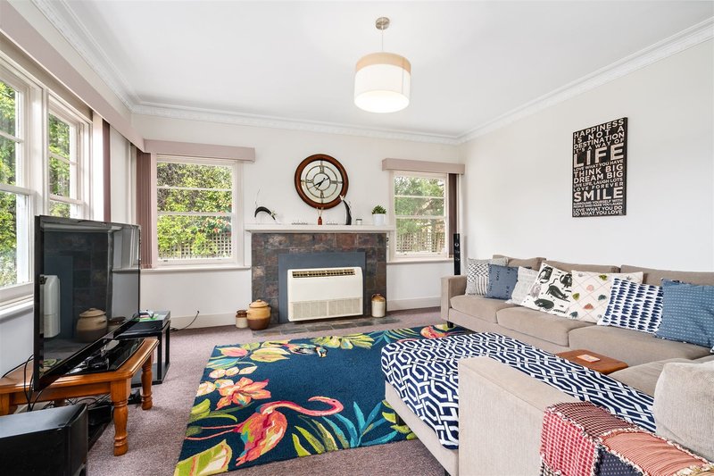 Photo - 1/137 Steele Street, Devonport TAS 7310 - Image 2