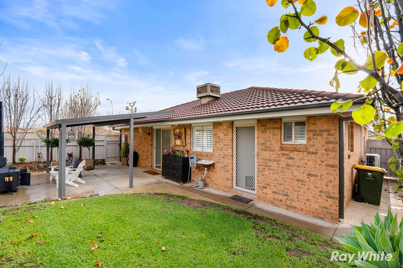 Photo - 1/137 Undurra Drive, Glenfield Park NSW 2650 - Image 10