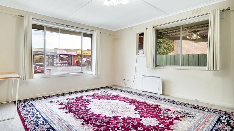 Photo - 1/139 Carlton Road, Dandenong North VIC 3175 - Image 2