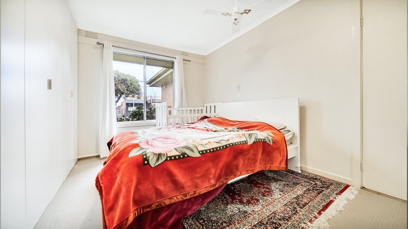 Photo - 1/139 Carlton Road, Dandenong North VIC 3175 - Image 6