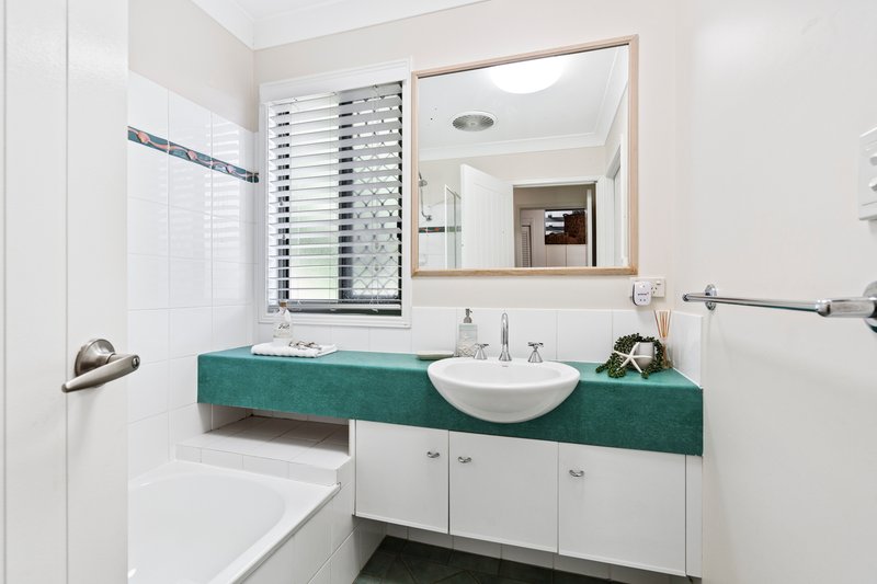 Photo - 11/4-10 Kennedy Drive, Point Lookout QLD 4183 - Image 6