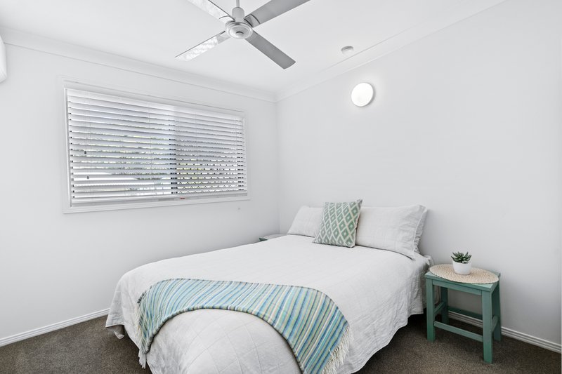 Photo - 11/4-10 Kennedy Drive, Point Lookout QLD 4183 - Image 7