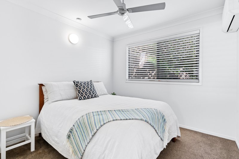 Photo - 11/4-10 Kennedy Drive, Point Lookout QLD 4183 - Image 8