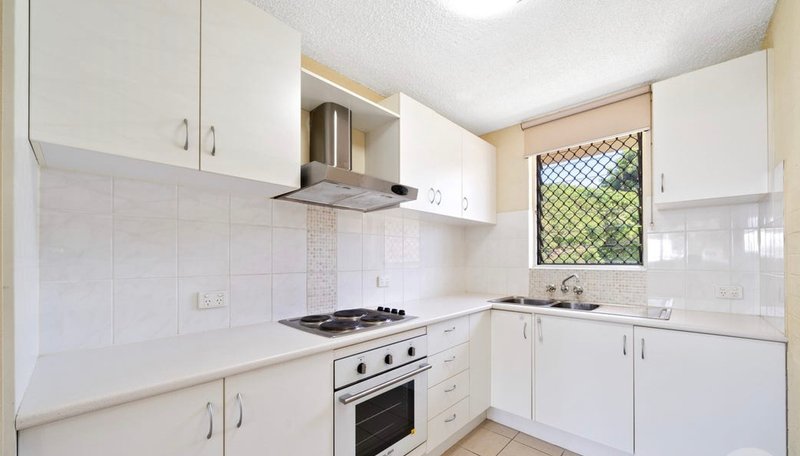 Photo - 1/14-16 Meredith Street, Redcliffe QLD 4020 - Image 2