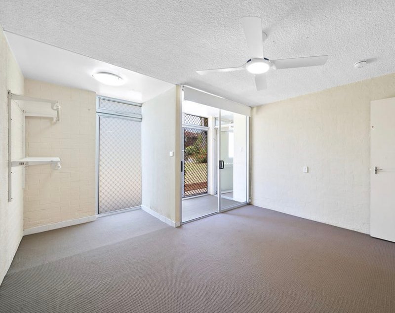 Photo - 1/14-16 Meredith Street, Redcliffe QLD 4020 - Image 5