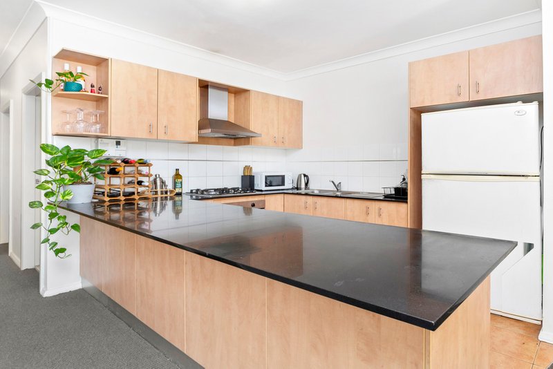 Photo - 11/4-6 Victoria Street, Wollongong NSW 2500 - Image 6