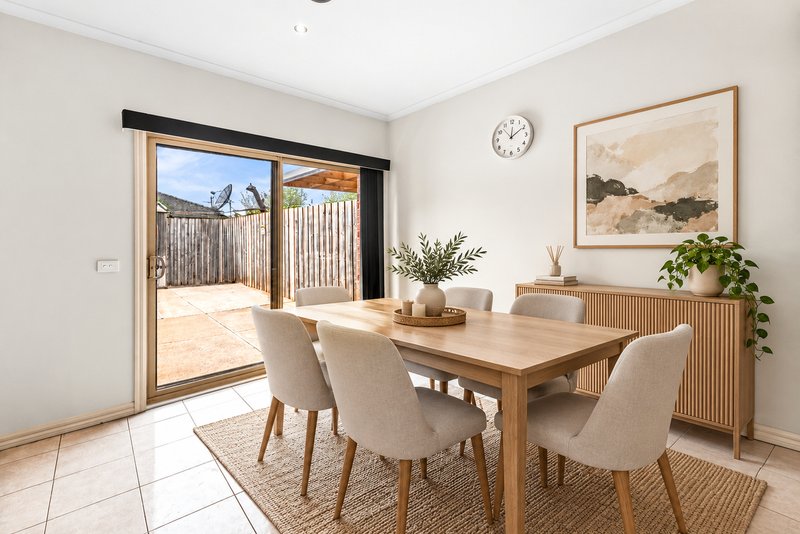 Photo - 1/14 Acheron Crescent, Werribee VIC 3030 - Image 3