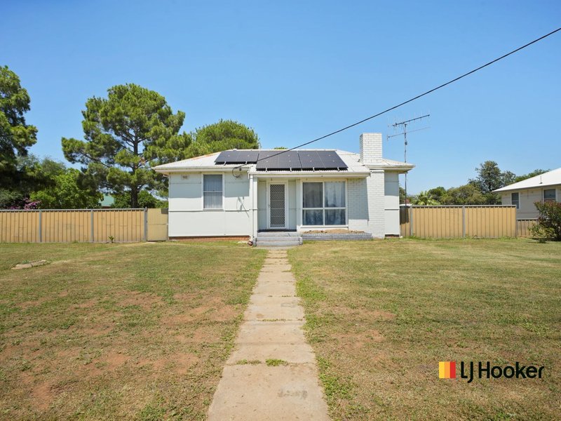 Photo - 114 Algalah Street, Narromine NSW 2821 - Image 2