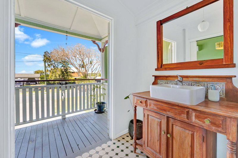 Photo - 114 Biggs Avenue, Beachmere QLD 4510 - Image 10