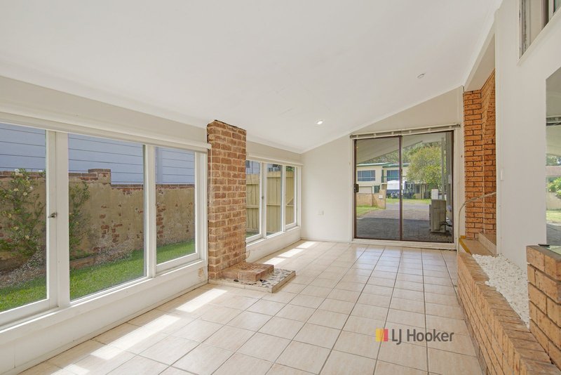 Photo - 114 Birdwood Drive, Blue Haven NSW 2262 - Image 7