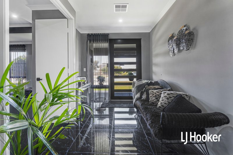 Photo - 114 Castlewood Parkway, Southern River WA 6110 - Image 3