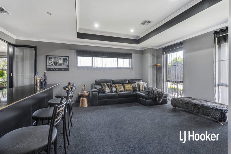 Photo - 114 Castlewood Parkway, Southern River WA 6110 - Image 4