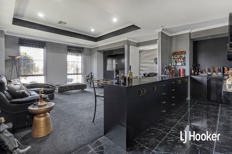 Photo - 114 Castlewood Parkway, Southern River WA 6110 - Image 5