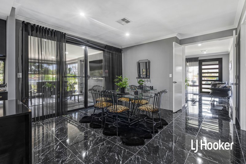 Photo - 114 Castlewood Parkway, Southern River WA 6110 - Image 7