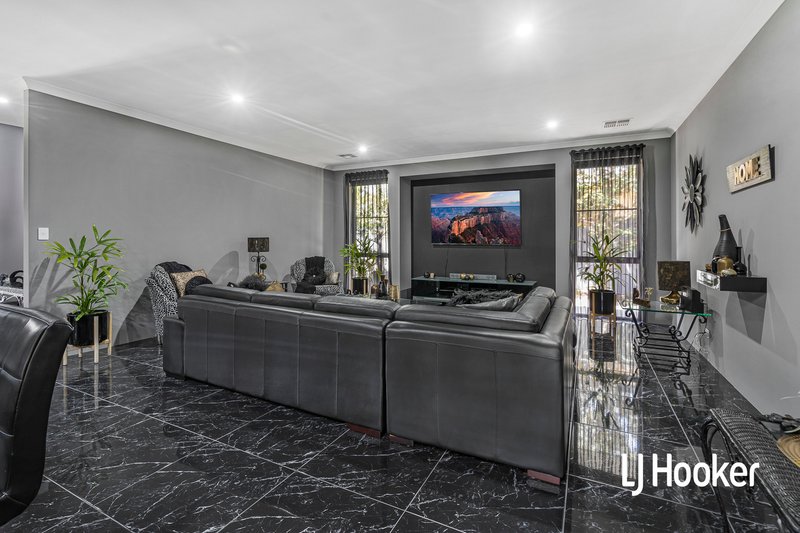 Photo - 114 Castlewood Parkway, Southern River WA 6110 - Image 10