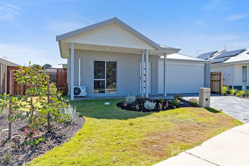 Photo - 114 Dalmilling Drive, Ellenbrook WA 6069 - Image 2