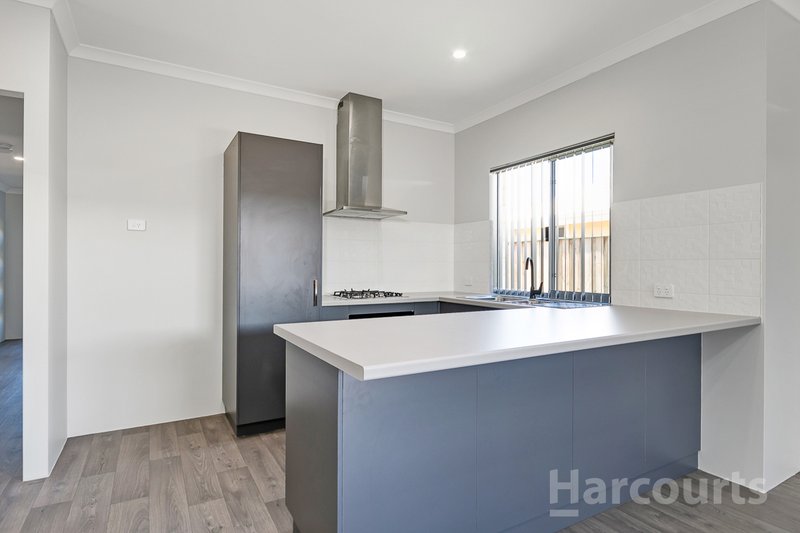 Photo - 114 Dalmilling Drive, Ellenbrook WA 6069 - Image 9