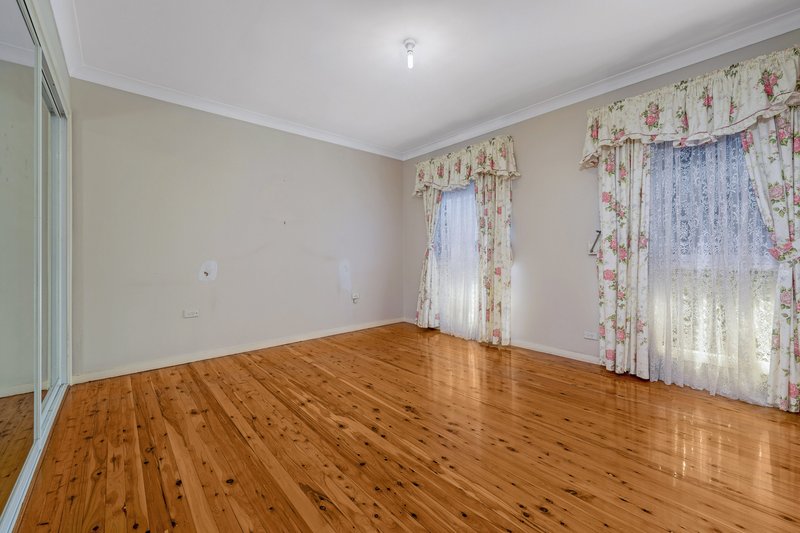 Photo - 114 Denman Road, Georges Hall NSW 2198 - Image 7