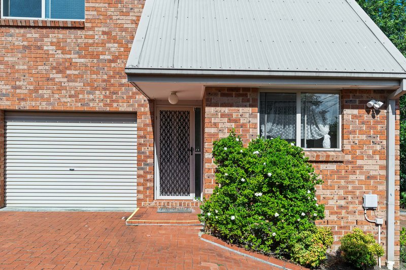 Photo - 1/14 Donnison Street West , West Gosford NSW 2250 - Image 3