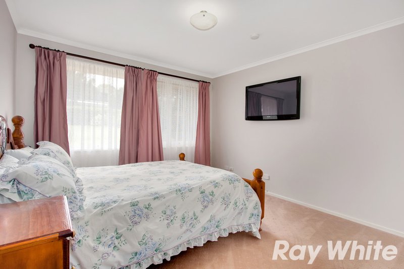 Photo - 114 Duncan Drive, Pakenham VIC 3810 - Image 7