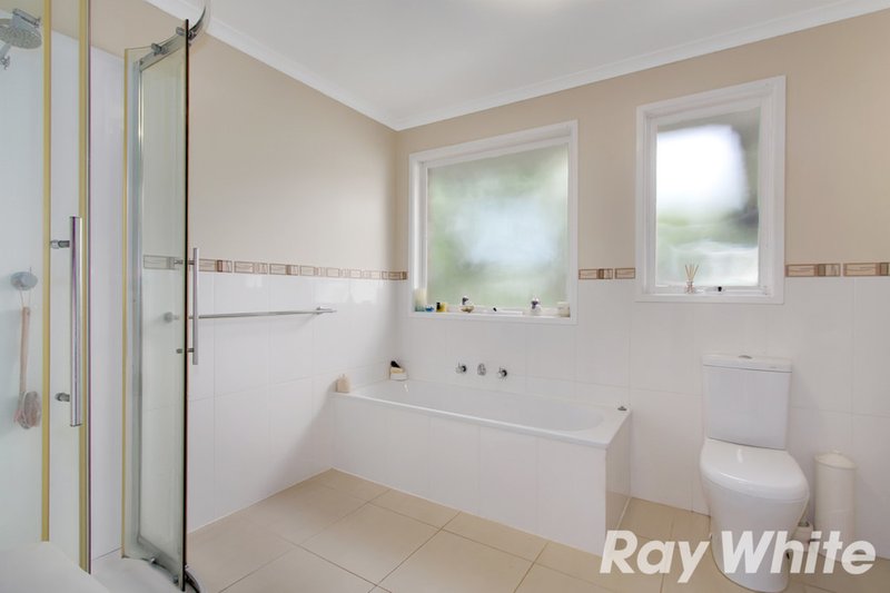 Photo - 114 Duncan Drive, Pakenham VIC 3810 - Image 9