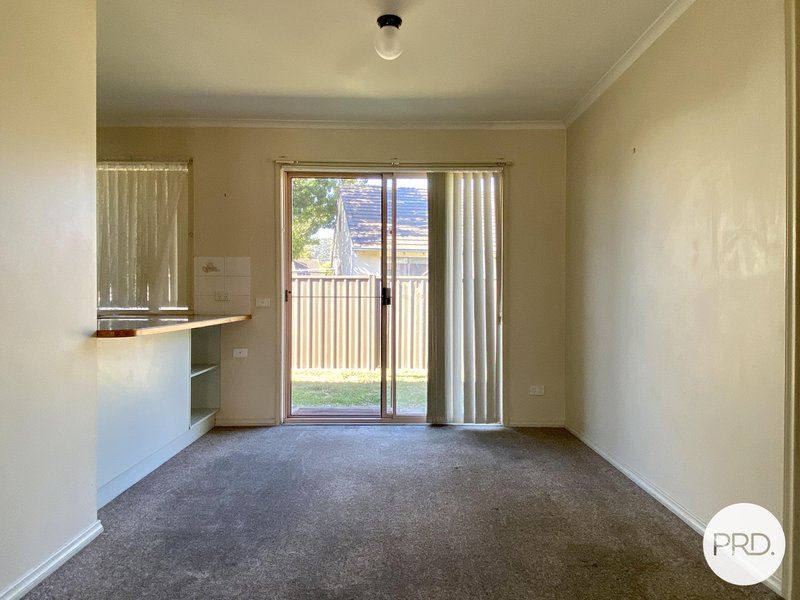 Photo - 1/14 Graetz Court, Lavington NSW 2641 - Image 3