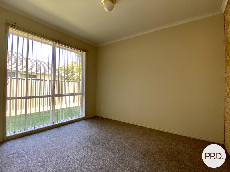 Photo - 1/14 Graetz Court, Lavington NSW 2641 - Image 6