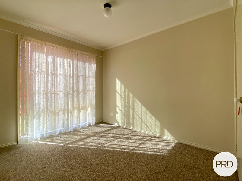 Photo - 1/14 Graetz Court, Lavington NSW 2641 - Image 7