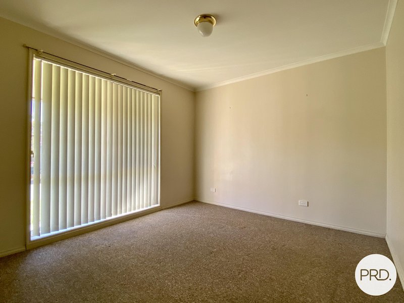 Photo - 1/14 Graetz Court, Lavington NSW 2641 - Image 8