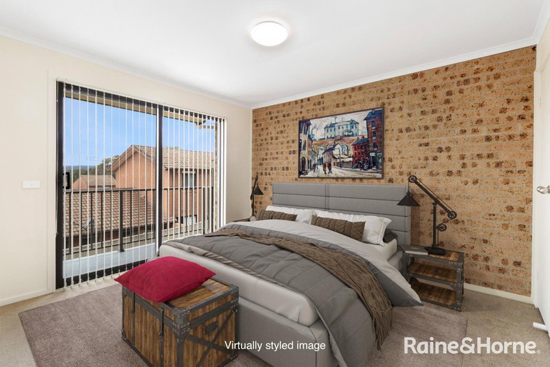 Photo - 1/14 Hakea Street, Queanbeyan NSW 2620 - Image 5