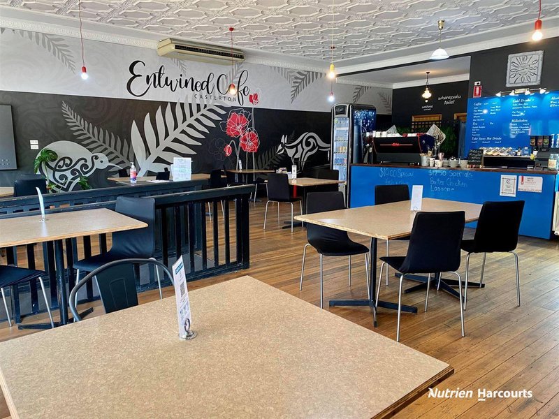 Photo - 114 Henty Street, Casterton VIC 3311 - Image 4