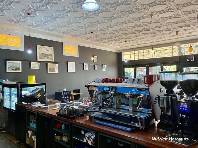 Photo - 114 Henty Street, Casterton VIC 3311 - Image 7