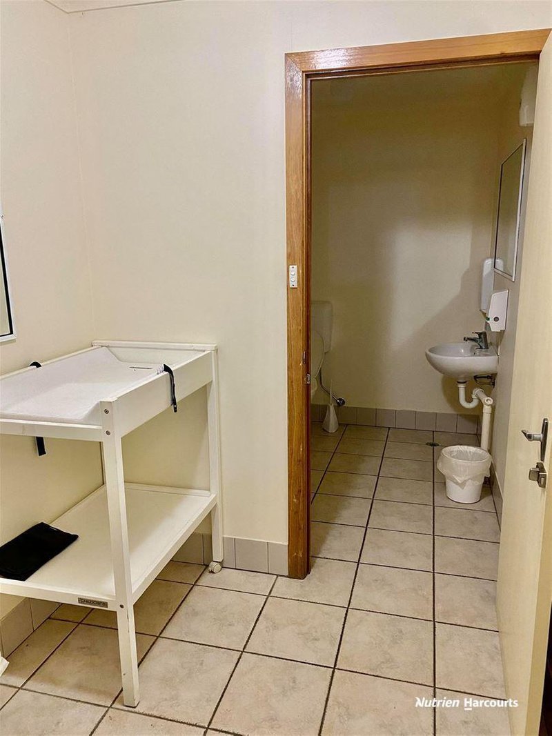 Photo - 114 Henty Street, Casterton VIC 3311 - Image 11