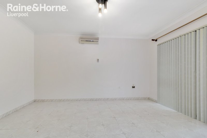 Photo - 114 Kalang Road, Edensor Park NSW 2176 - Image 6