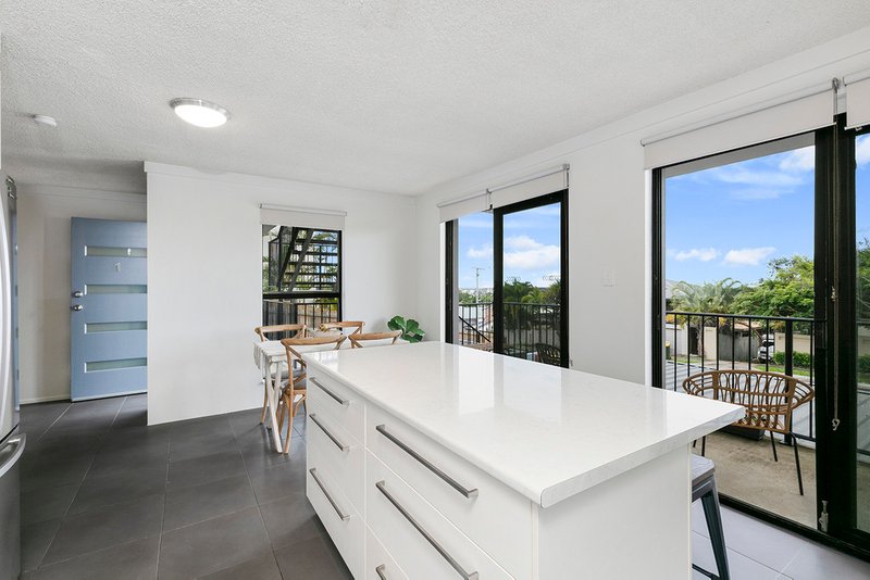 Photo - 1/14 Kalinda Avenue, Mooloolaba QLD 4557 - Image 4