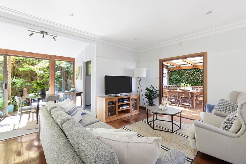 Photo - 114 Kenneth Road, Manly Vale NSW 2093 - Image 2