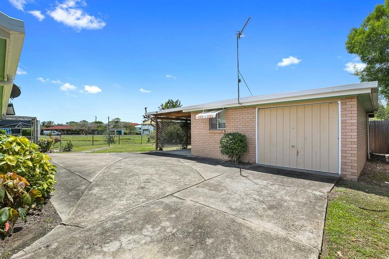 Photo - 114 Long , Point Vernon QLD 4655 - Image 18