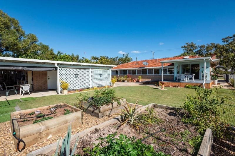 Photo - 114 Long Street, Point Vernon QLD 4655 - Image 17