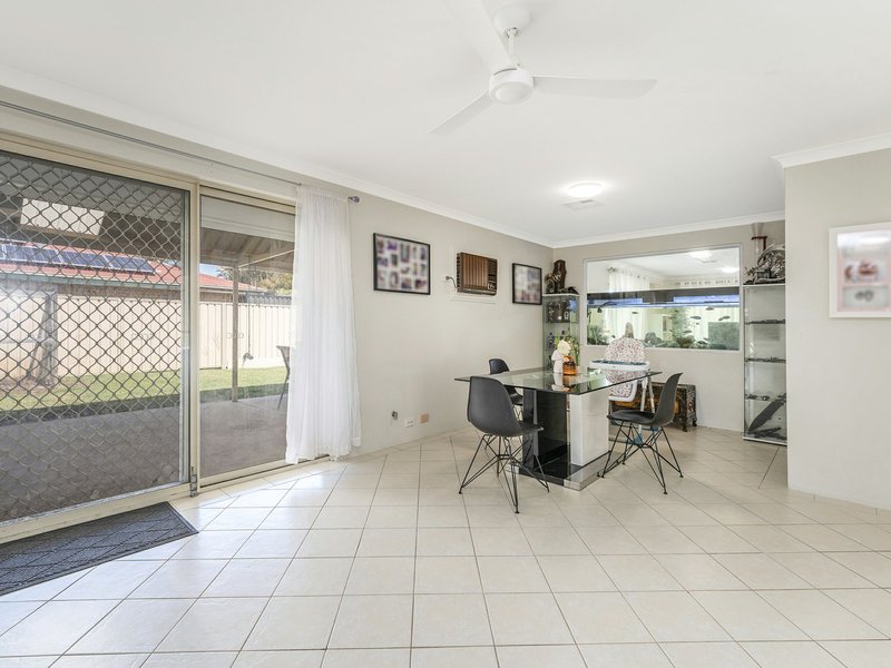 Photo - 114 Lowanna Way, Armadale WA 6112 - Image 7