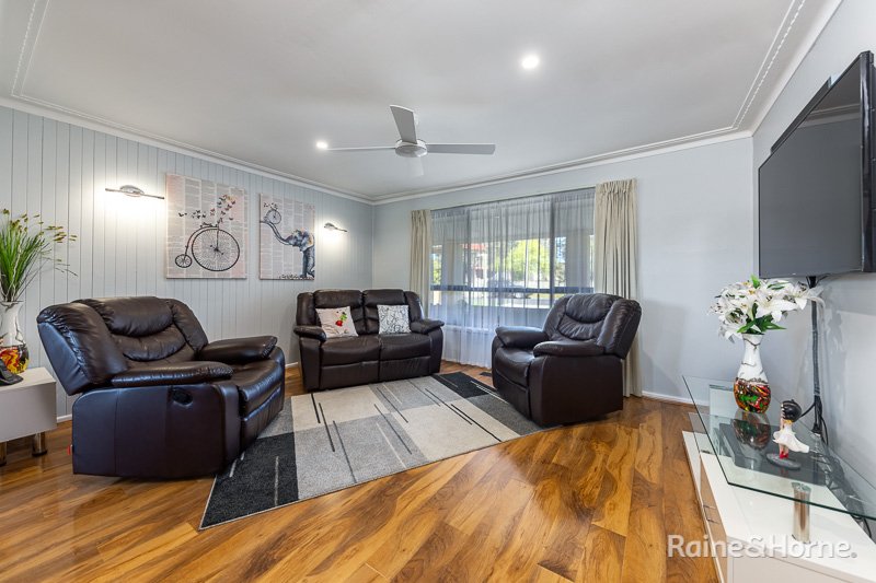 Photo - 114 Mckell Avenue, Sunbury VIC 3429 - Image 4