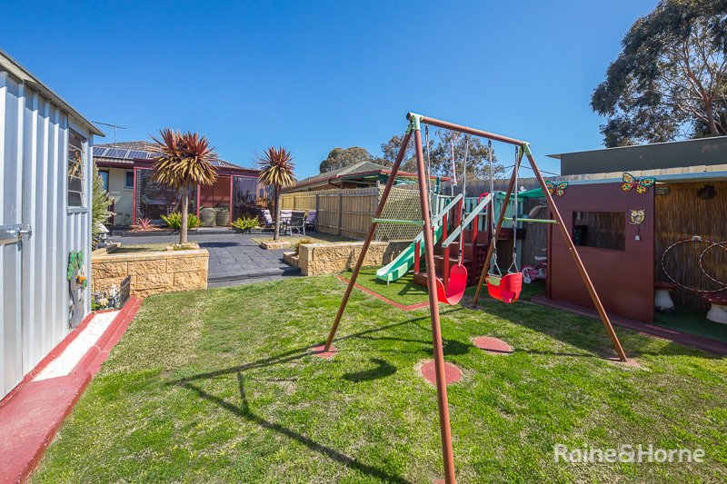 Photo - 114 Mckell Avenue, Sunbury VIC 3429 - Image 18