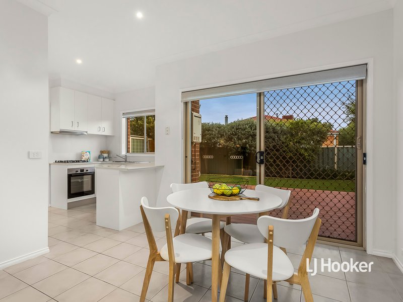 Photo - 1/14 Mickleton Grove, Point Cook VIC 3030 - Image 4