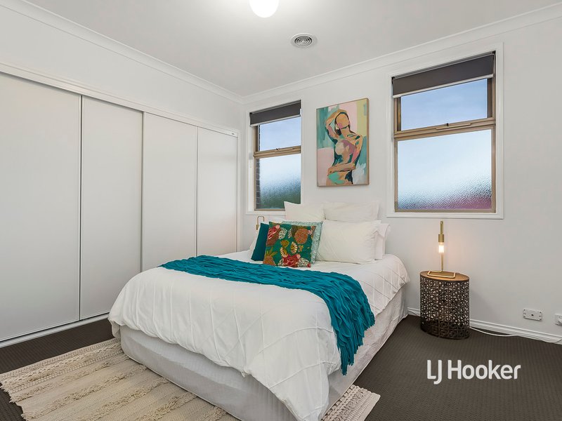 Photo - 1/14 Mickleton Grove, Point Cook VIC 3030 - Image 6